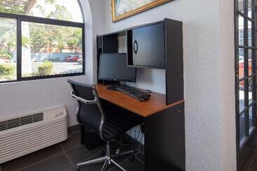 هتل Rodeway Inn Milpitas Near Great Mall