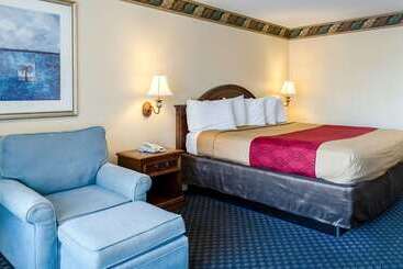 هتل Rodeway Inn