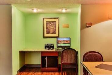 هتل The View Inn & Suites Bethlehem / Allentown / Lehigh Airport