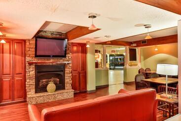 هتل The View Inn & Suites Bethlehem / Allentown / Lehigh Airport