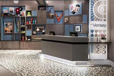 هتل Versey Chicago Lincoln Park