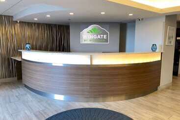 Hotel Wingate By Wyndham Detroit Metro Airport