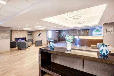 هتل Wingate By Wyndham Detroit Metro Airport
