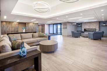 هتل Wingate By Wyndham Detroit Metro Airport