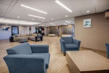 هتل Wingate By Wyndham Detroit Metro Airport