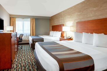 هتل Wingate By Wyndham Detroit Metro Airport