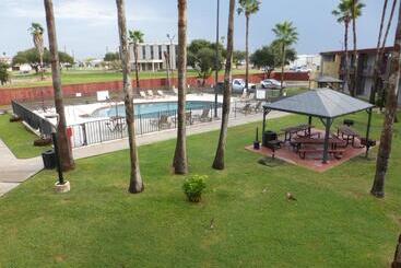 مُتل Red Roof Inn Corpus Christi North  Near Downtown
