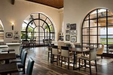 Hilton Santa Barbara Beachfront Resort