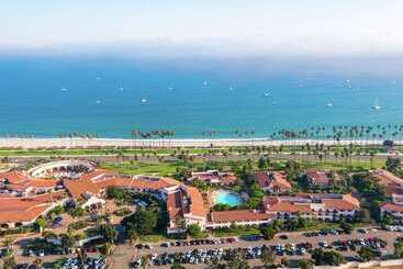 Hilton Santa Barbara Beachfront Resort