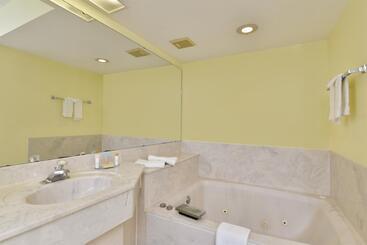 هتل Americas Best Value Inn Satellite Beach Melbourne