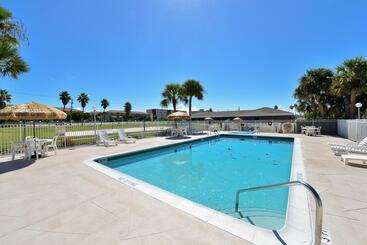 هتل Americas Best Value Inn Satellite Beach Melbourne