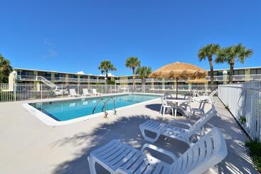 هتل Americas Best Value Inn Satellite Beach Melbourne