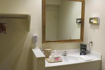 هتل Anaheim Desert Inn & Suites