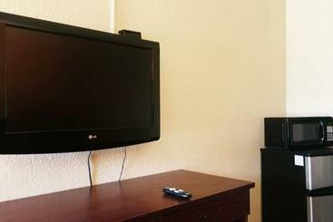هتل Baton Rouge West Inn