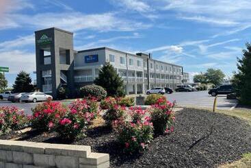 هتل Baymont By Wyndham Dayton North