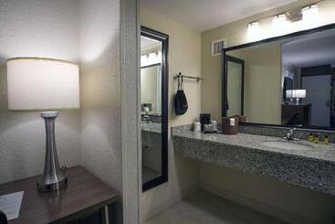 هتل Spark By Hilton Sarasota Siesta Key Gateway