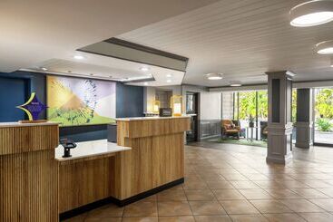 هتل Spark By Hilton Sarasota Siesta Key Gateway