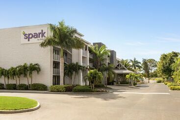 هتل Spark By Hilton Sarasota Siesta Key Gateway