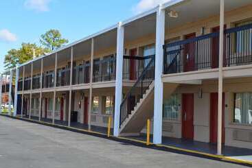 هتل Budget Lodge Churchland