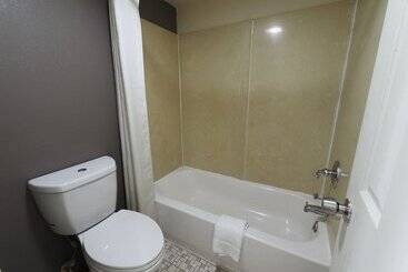هتل Budget Lodge Churchland