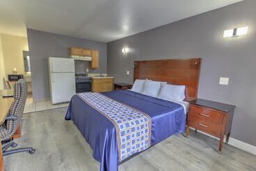 هتل Budget Lodge Churchland