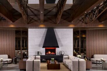 هتل C. Baldwin, Curio Collection By Hilton