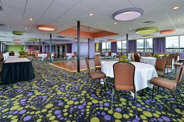 هتل Holiday Inn Nashville Downtown   Stadium, An Ihg