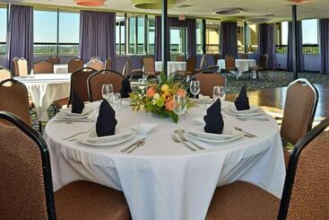 هتل Holiday Inn Nashville Downtown   Stadium, An Ihg