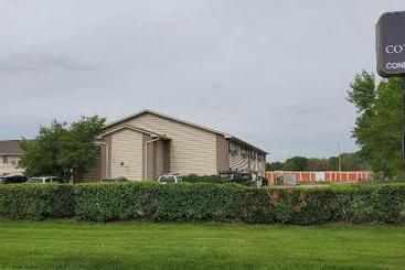 酒店 Cottonwood Inn And Conference Center