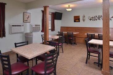 酒店 Cottonwood Inn And Conference Center