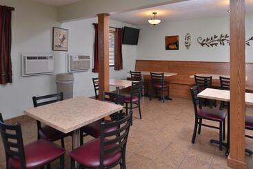 酒店 Cottonwood Inn And Conference Center