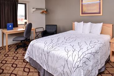 酒店 Cottonwood Inn And Conference Center