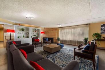 هتل Country Inn & Suites By Radisson, Lincoln Airport, Ne