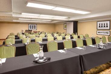هتل Country Inn & Suites By Radisson, Lincoln Airport, Ne
