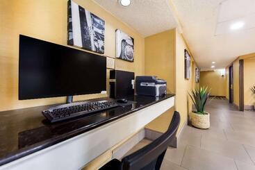 هتل Country Inn & Suites By Radisson, Lincoln Airport, Ne