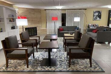 هتل Country Inn & Suites By Radisson, Lincoln Airport, Ne