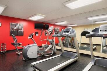 هتل Country Inn & Suites By Radisson, Lincoln Airport, Ne
