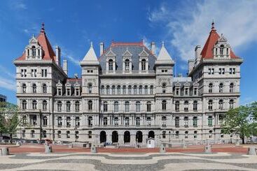 هتل Crowne Plaza Albany  The Desmond