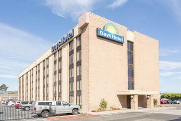 هتل La Quinta Inn & Suites By Wyndham Oakland Airport Coliseum