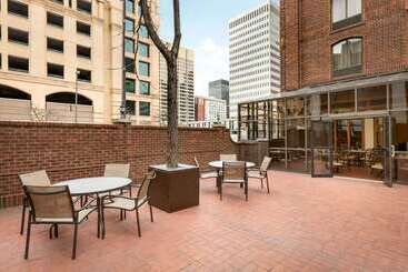 هتل Days Inn By Wyndham Baltimore Inner Harbor