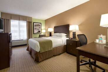 هتل Days Inn By Wyndham Baltimore Inner Harbor
