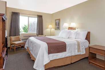 هتل Days Inn By Wyndham Missoula Airport