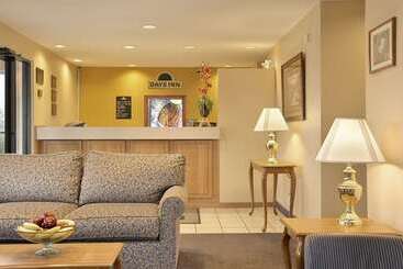 هتل Days Inn By Wyndham Plainfield