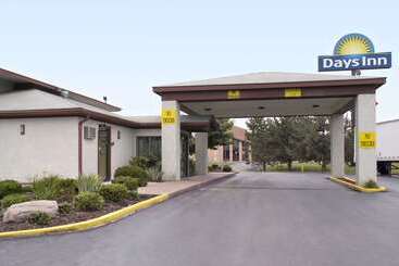 هتل Days Inn By Wyndham Plainfield