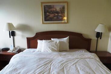 هتل Days Inn By Wyndham Plainfield