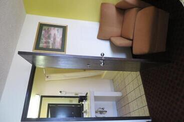 هتل Days Inn By Wyndham Plainfield
