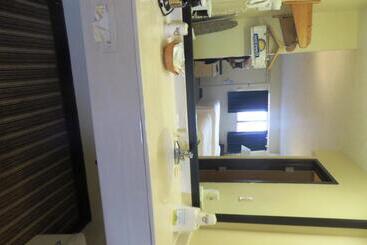هتل Days Inn By Wyndham Plainfield