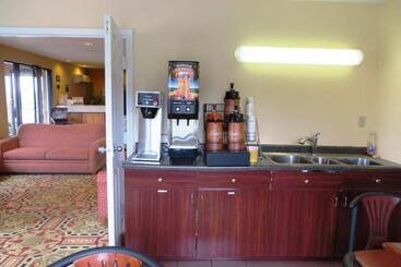 هتل Days Inn By Wyndham Plainfield