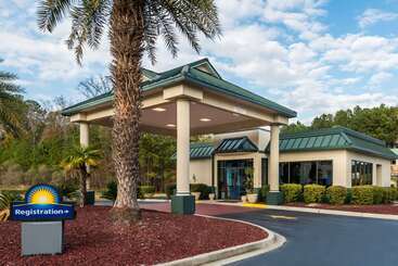 فندق Days Inn By Wyndham Richmond Hill/savannah