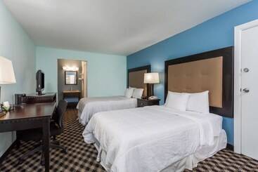 هتل Days Inn By Wyndham Salisbury